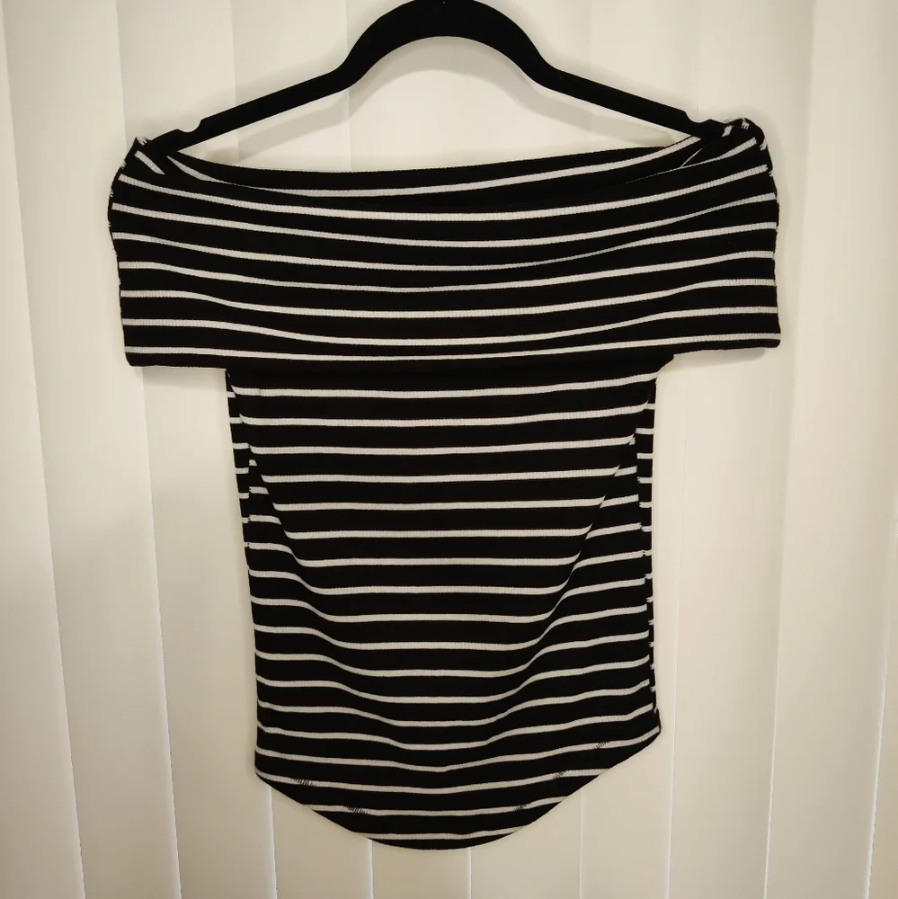 We The Free Black and White Stripe off the shoulder top Women's Small - Picture 3 of 4